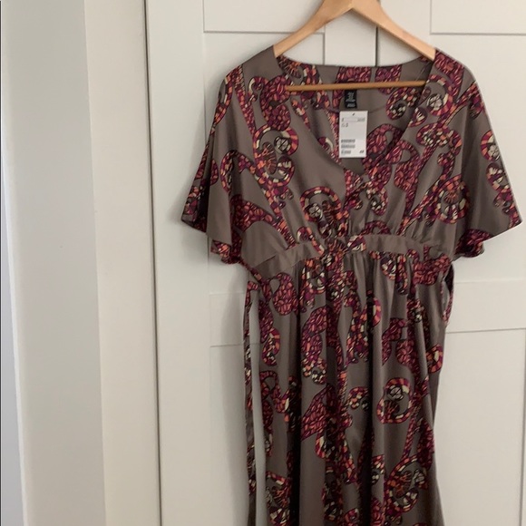 H&M Graphic taupe, brown, purple, orange dress - Picture 3 of 3
